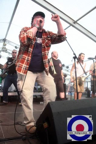 Buttermaker (D) und Die Tornados 12. Force Attack Festival - Behnkenhagen - Zeltbuehne 26. Juli 2008 (6).JPG